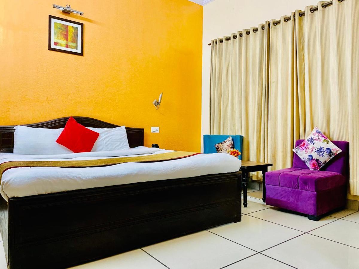 Hotel Aachman Regency Šimla Exteriér fotografie